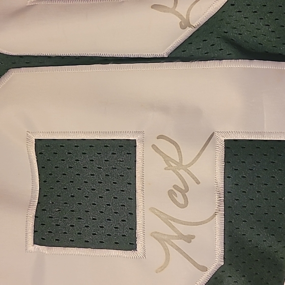 Autographed jersey - Picture 5 of 6